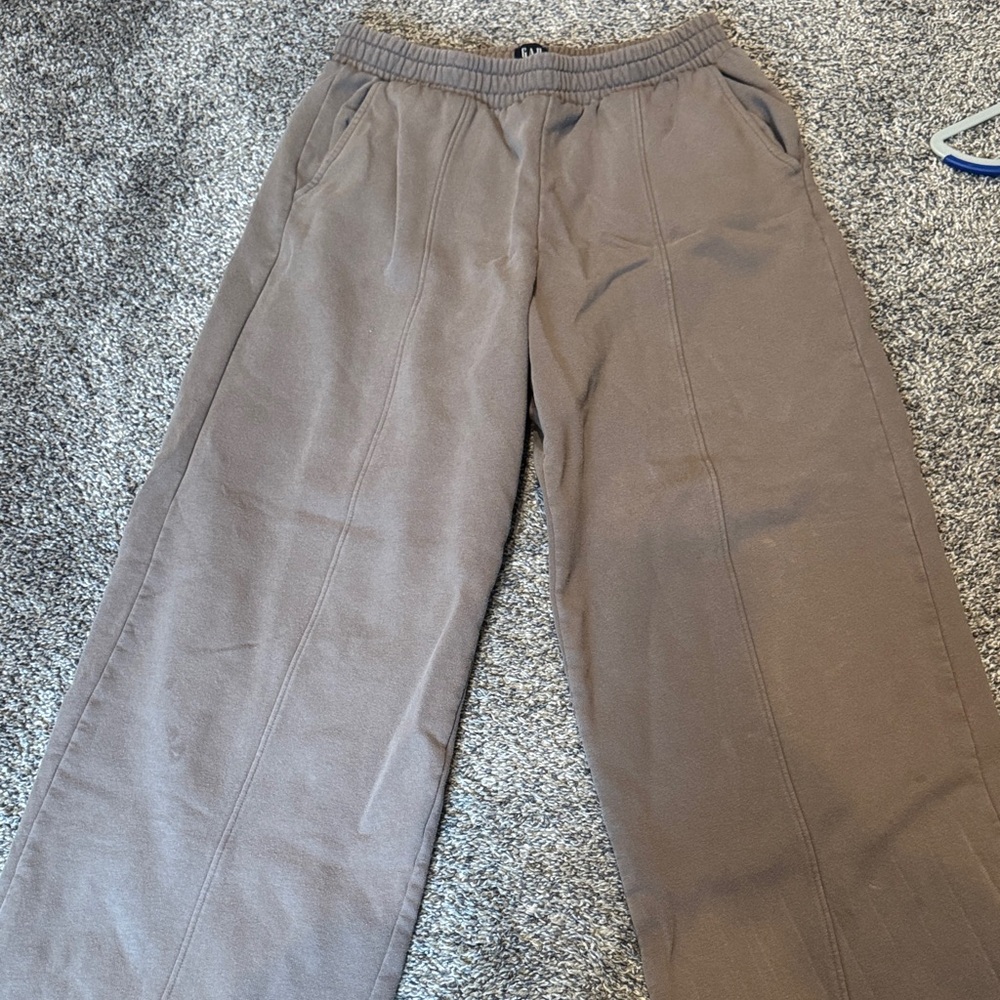 Women's GAP wide leg sweatpants 2pairs!